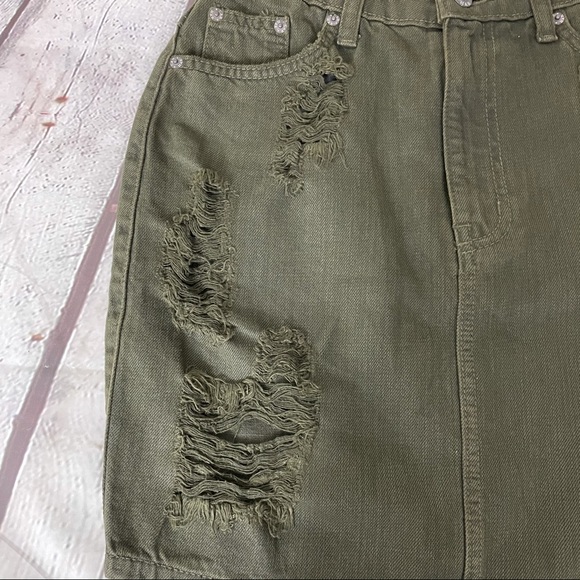 Carmar Olive Denim Skirt Size 26 - Picture 2 of 12